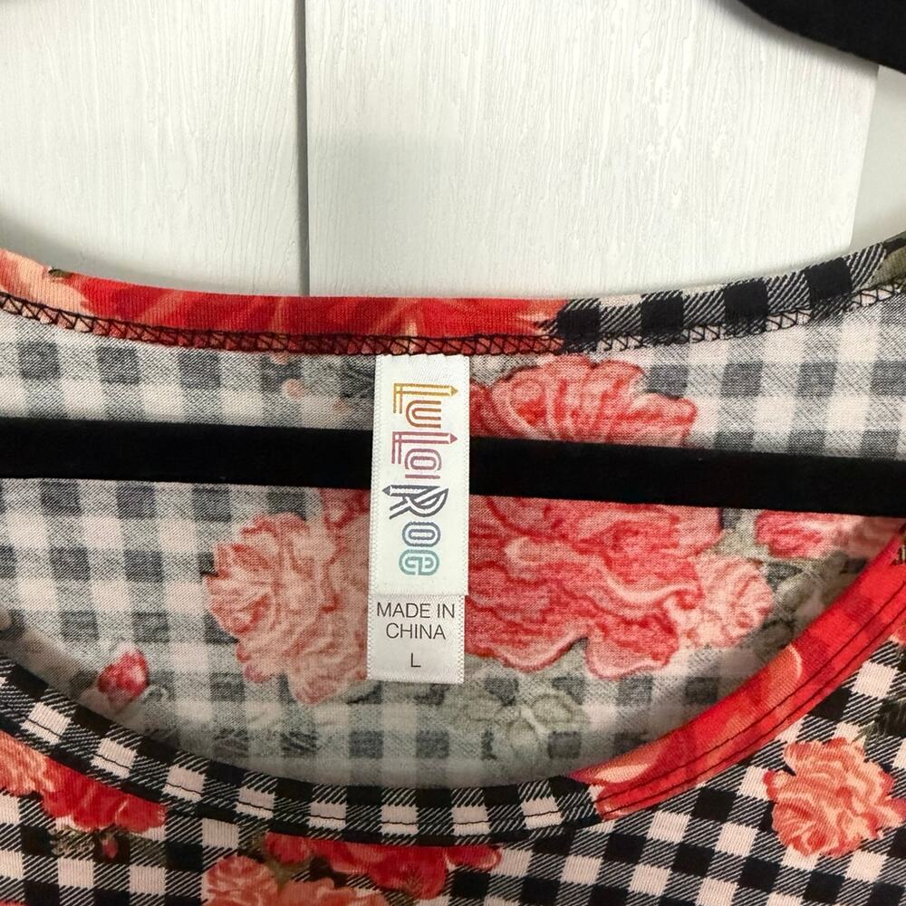 LuLaRoe Perfect T Large Black White Gingham Floral Rose Print Tunic Top - Picture 3 of 3